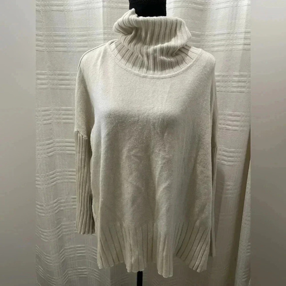 RAYA cream turtleneck sweater with split sides - Picture 1 of 9